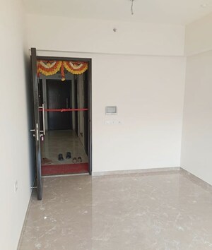 Room in 1 BHK Apartment at LnT Veridian, Powai – for Sale