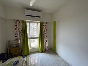 Room in 2 BHK Apartment at Lodha Amara, Kolshet Road – for Sale