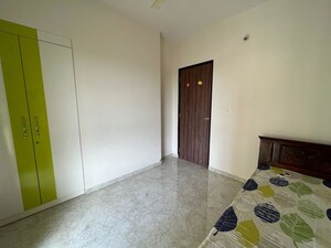 Room in 2 BHK Apartment at Lodha Amara, Kolshet Road – for Sale