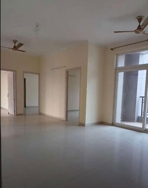 Room in 3 BHK Apartment at Ambala Highway – for Rent