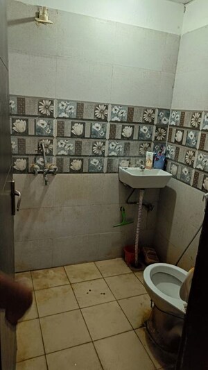 Washroom in 1 BHK Builder Floor at Rupa Residency Noida, Sector 73 – for Rent