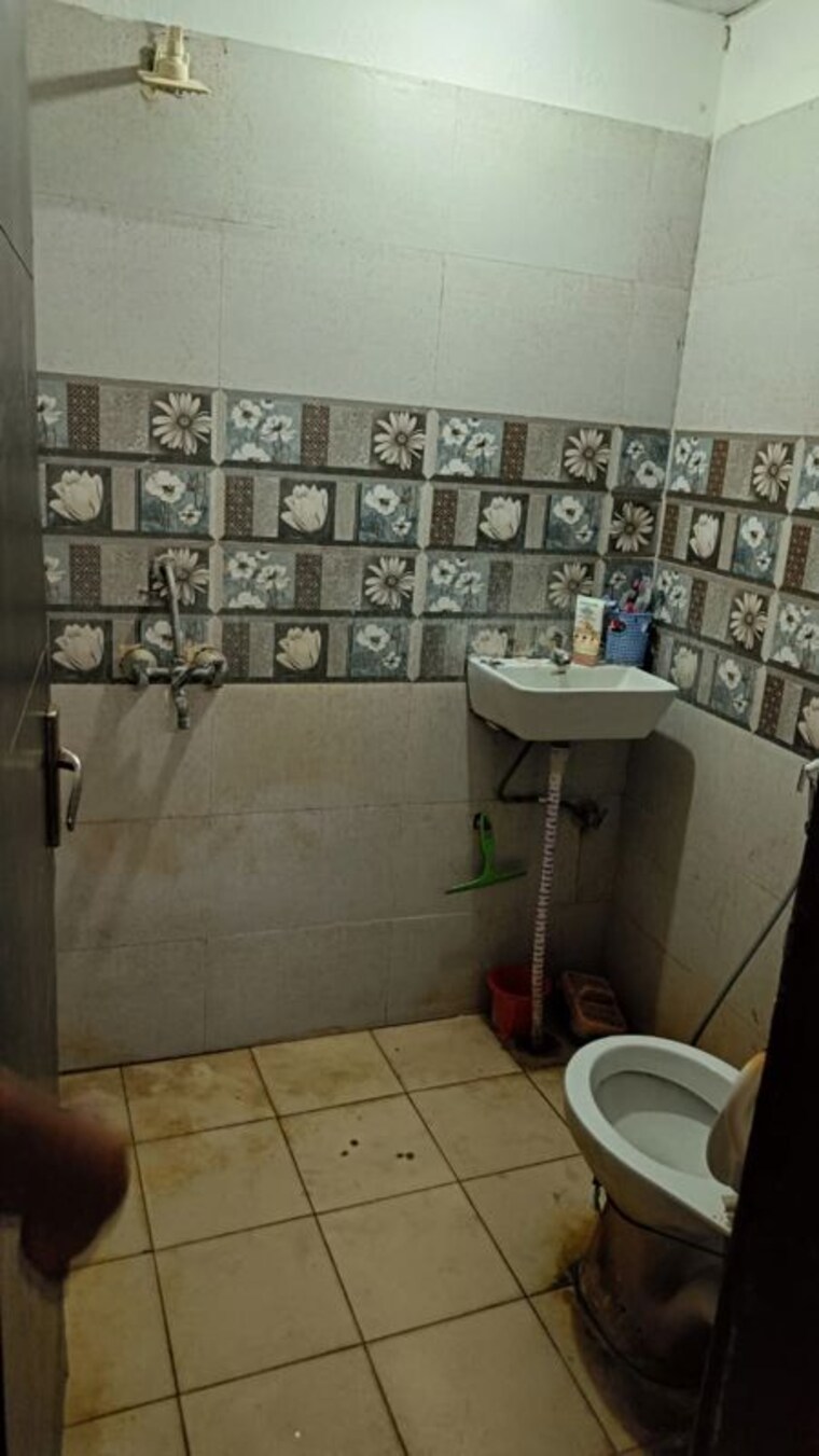 Washroom, rupa-residency-noida 1 Bedroom 455 Sq.Ft. Builder Floor In Sector 73 Noida 10700525
