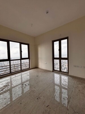 Room in 3.5 BHK Apartment at Sheth Auris Serenity Tower 3, Malad West – for Rent