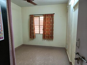 Bedroom in 2 BHK Apartment at Kothrud – for Rent