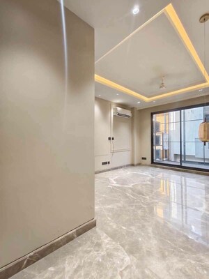 Room in 3 BHK Builder Floor at Ansal Sushant Lok I, Sector 43 – for Rent