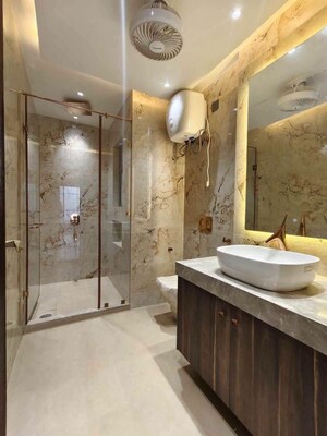 Building Lobby in 3 BHK Builder Floor at Ansal Sushant Lok I, Sector 43 – for Rent