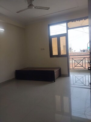 Room in 1 BHK Builder Floor at Neb Sarai – for Rent