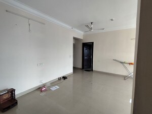 Room in 3.5 BHK Apartment at Paramount Floraville, Sector 137 – for Rent