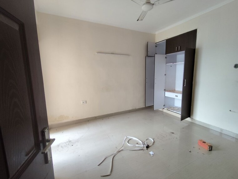 Room, paramount-floraville 3.5 Bedroom 1685 Sq.Ft. Apartment In Sector 137 Noida 10700628
