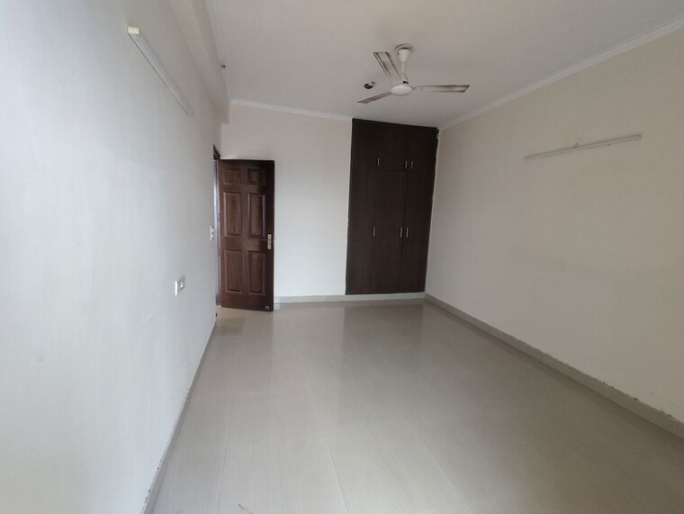 Room, paramount-floraville 3.5 Bedroom 1685 Sq.Ft. Apartment In Sector 137 Noida 10700628