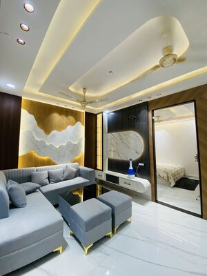 Team Area in 3 BHK Builder Floor at Dwarka Mor – for Rent