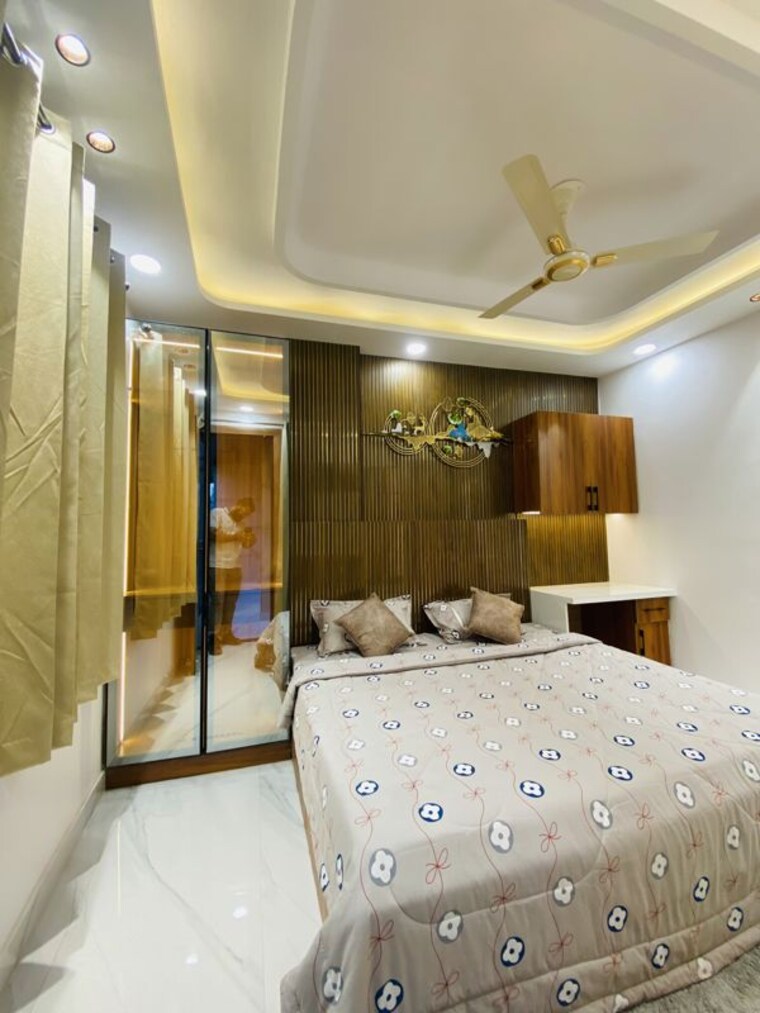 Bedroom, dwarka mor 3 Bedroom 120 Sq.Yd. Builder Floor In Dwarka Mor Delhi 10700641