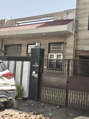 5 BHK Independent House For Sale in Paramount Golfforeste Villas, Zeta I Greater Noida