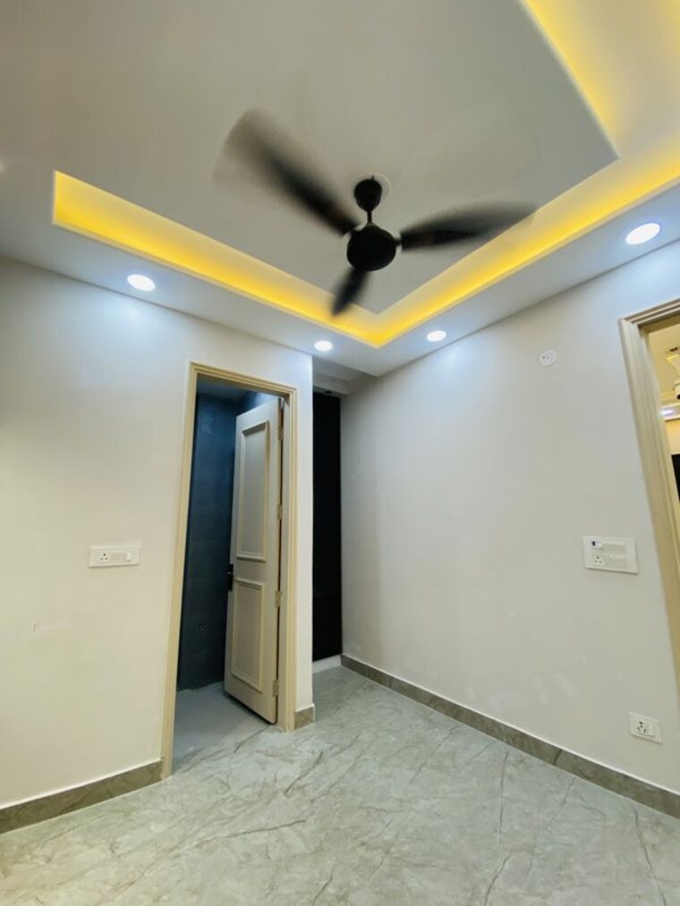 Room, dwarka mor 2 Bedroom 55 Sq.Yd. Builder Floor In Dwarka Mor Delhi 10700662