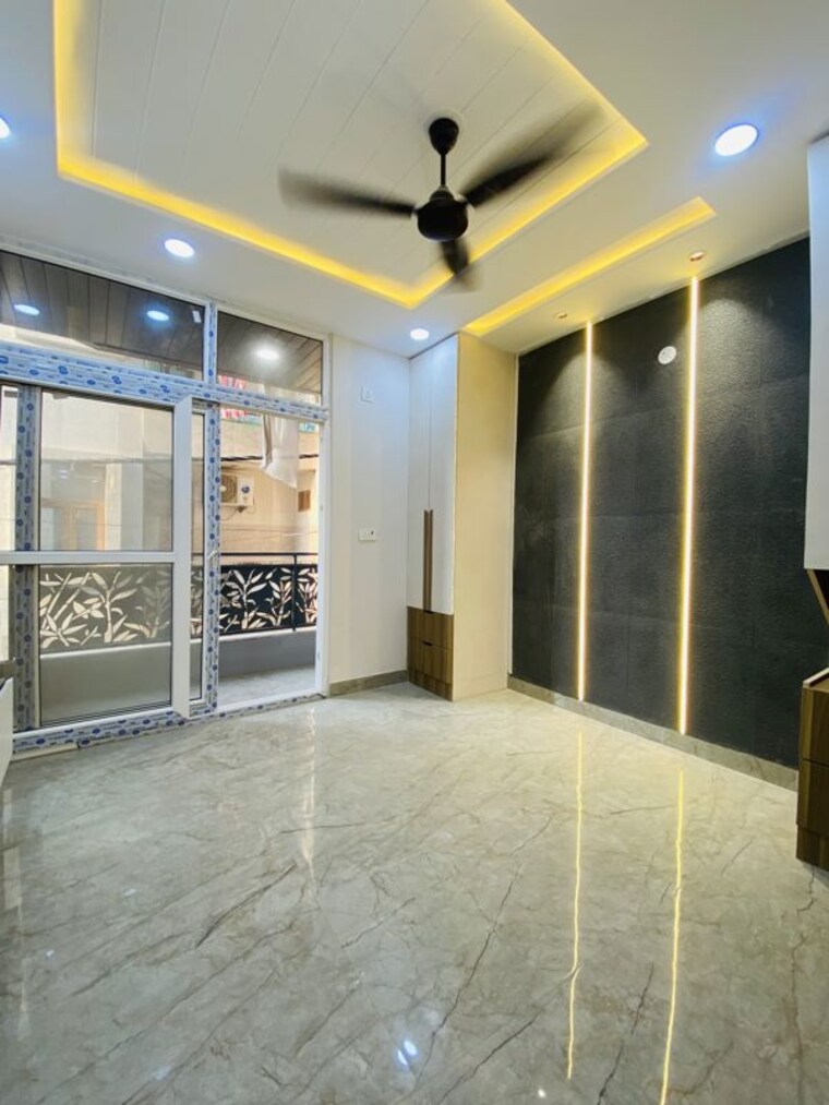 Living Room, dwarka mor 2 Bedroom 55 Sq.Yd. Builder Floor In Dwarka Mor Delhi 10700662