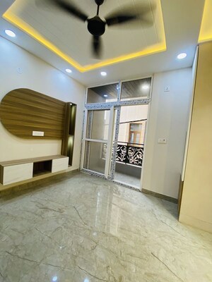 Room in 2 BHK Builder Floor at Dwarka Mor – for Rent