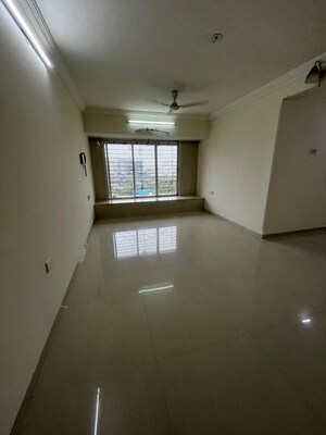 Room in 3 BHK Apartment at Safal Twins, Chembur – for Rent