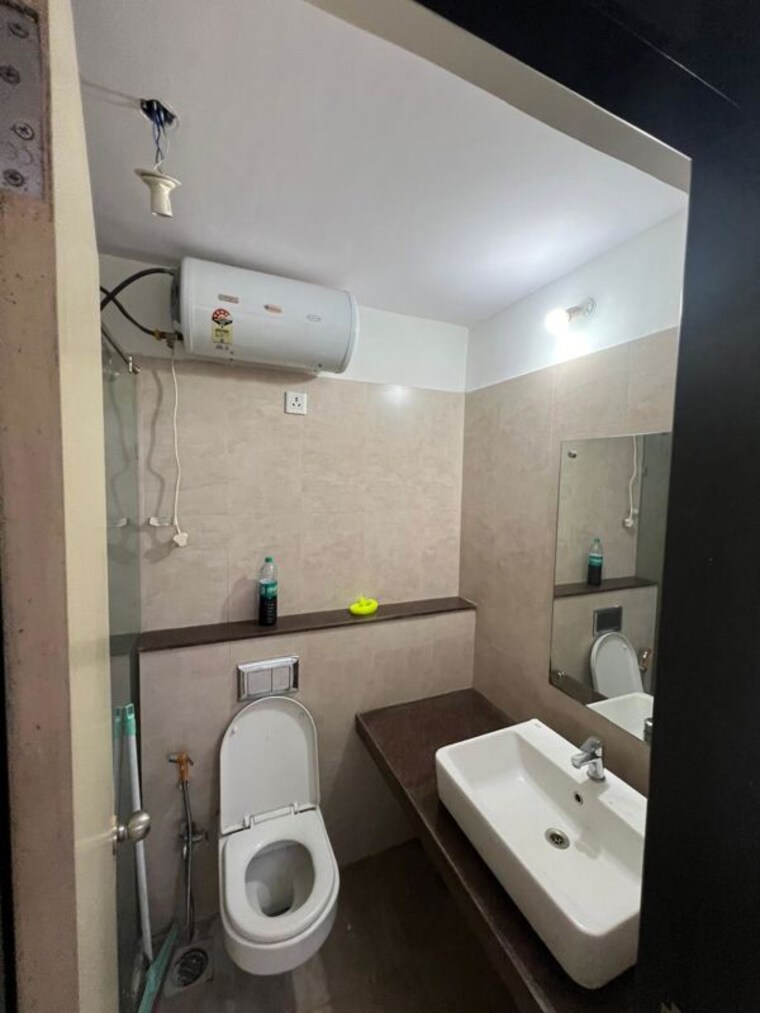 Bathroom, safal-twins 3 Bedroom 1200 Sq.Ft. Apartment In Chembur Mumbai 10700667