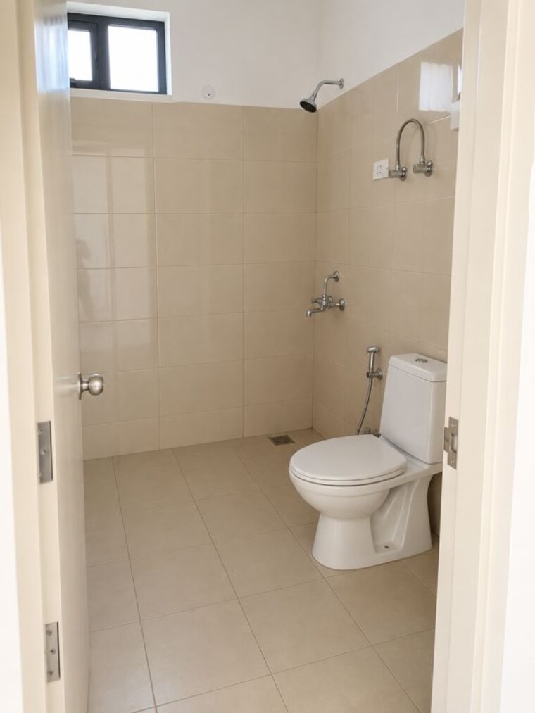 Bathroom, vatika-iris-floors 3 Bedroom 1385 Sq.Ft. Apartment In Sector 82 Gurgaon 10700494