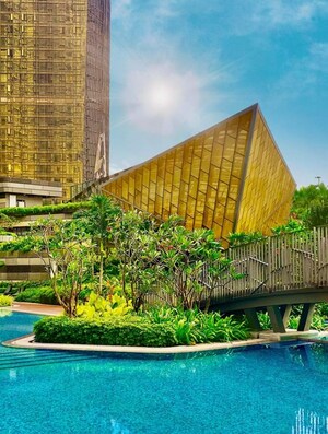Swimming Pool in 3 BHK Apartment at Lodha Marquise, Worli – for Rent