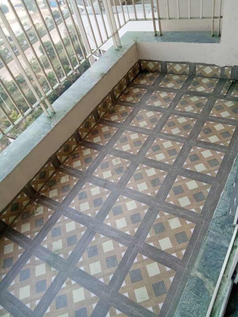 Balcony, bptp-park-central 3 Bedroom 180 Sq.Yd. Builder Floor In Sector 85 Faridabad 10700659