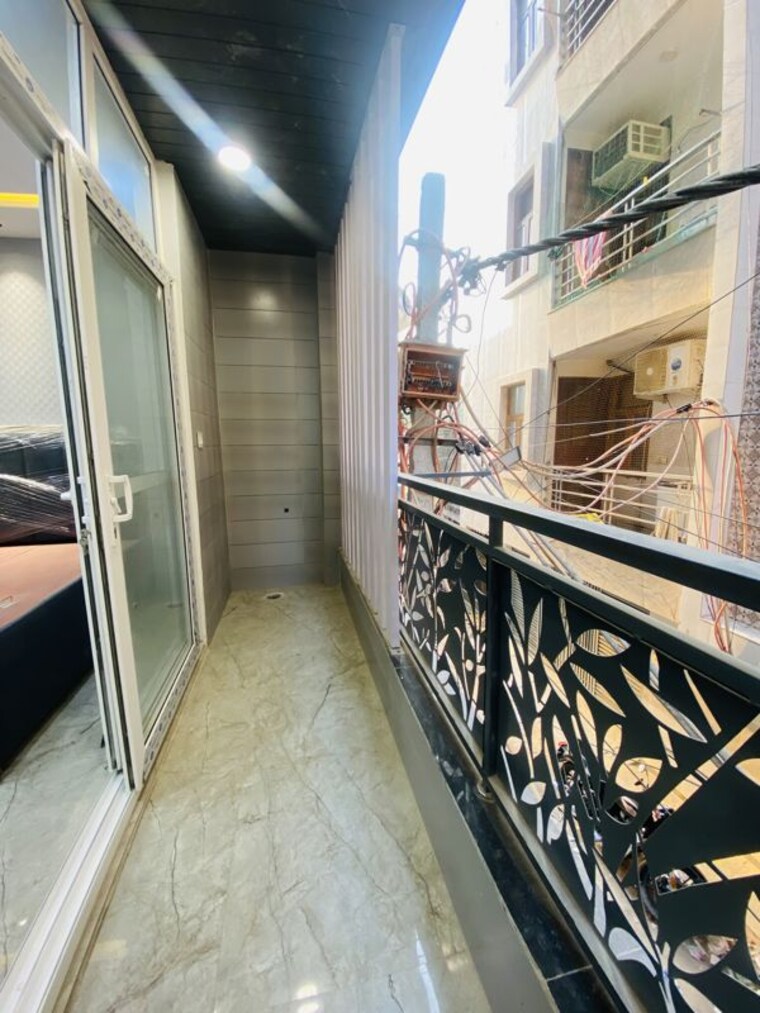 Balcony, dwarka mor 2 Bedroom 55 Sq.Yd. Builder Floor In Dwarka Mor Delhi 10700684