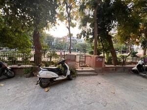 Parking in 3 BHK Apartment at Vikas Puri – for Sale