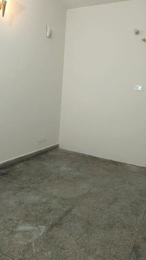 Room in 2 BHK Builder Floor at Manimajra – for Rent