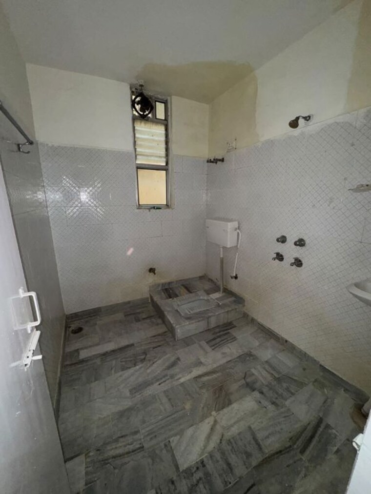 Bathroom, dangartoli 3 Bedroom 1350 Sq.Ft. Apartment In Dangartoli Ranchi 10700670