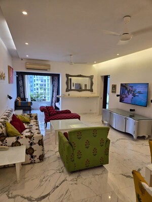 Team Area in 2 BHK Apartment at Cuffe Parade – for Rent