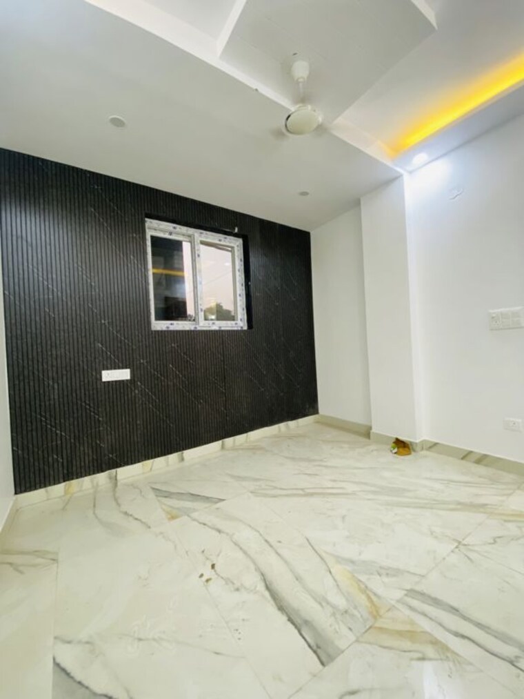 Bedroom, dwarka mor 3 Bedroom 110 Sq.Yd. Builder Floor In Dwarka Mor Delhi 10700719