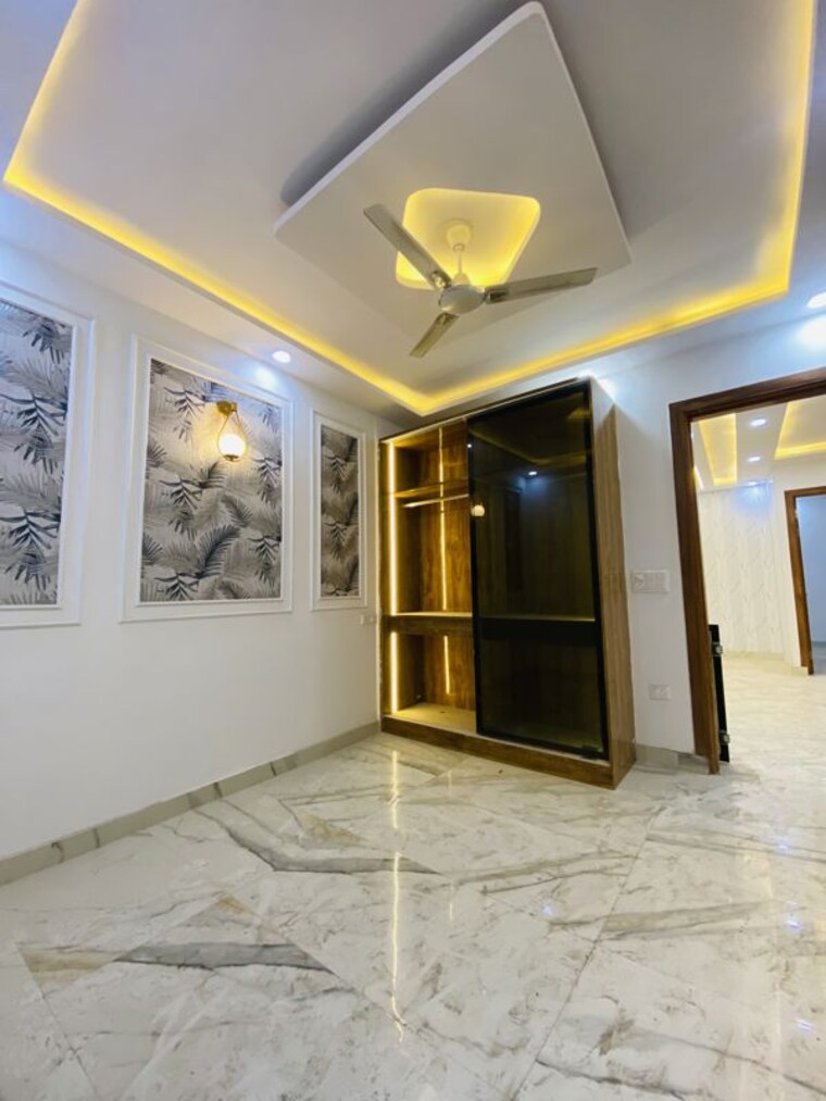 undefined, dwarka mor 3 Bedroom 110 Sq.Yd. Builder Floor In Dwarka Mor Delhi 10700719