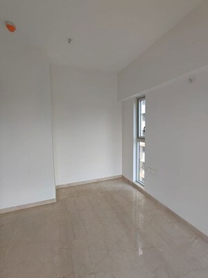 Room in 2 BHK Apartment at Lodha Primo, Parel – for Rent