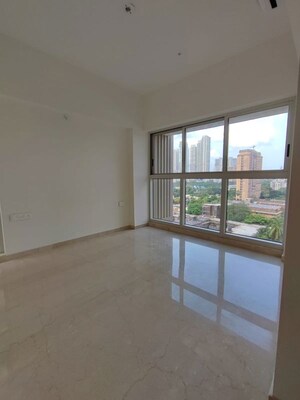 Room in 2 BHK Apartment at Lodha Primo, Parel – for Rent