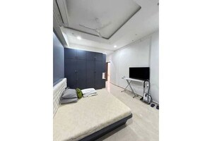 Bedroom in 3 BHK Apartment at Kohinoor Square Altissimo, Dadar West – for Rent