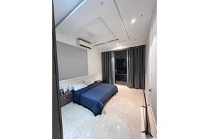 Bedroom in 3 BHK Apartment at Kohinoor Square Altissimo, Dadar West – for Rent