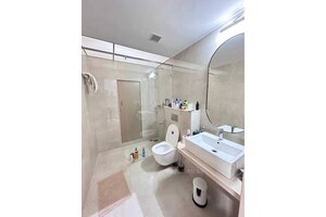 Bathroom in 3 BHK Apartment at Kohinoor Square Altissimo, Dadar West – for Rent