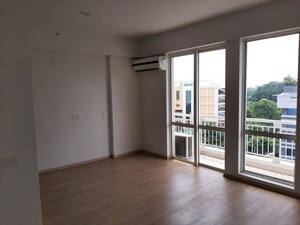 Room in Studio Apartment at Gomti Nagar – for Sale