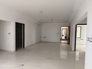 Room in 3 BHK Apartment at Cyber City Oriana, Hi Tech City – for Sale
