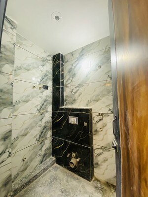 Bathroom in 3 BHK Builder Floor at Uttam Nagar – for Rent