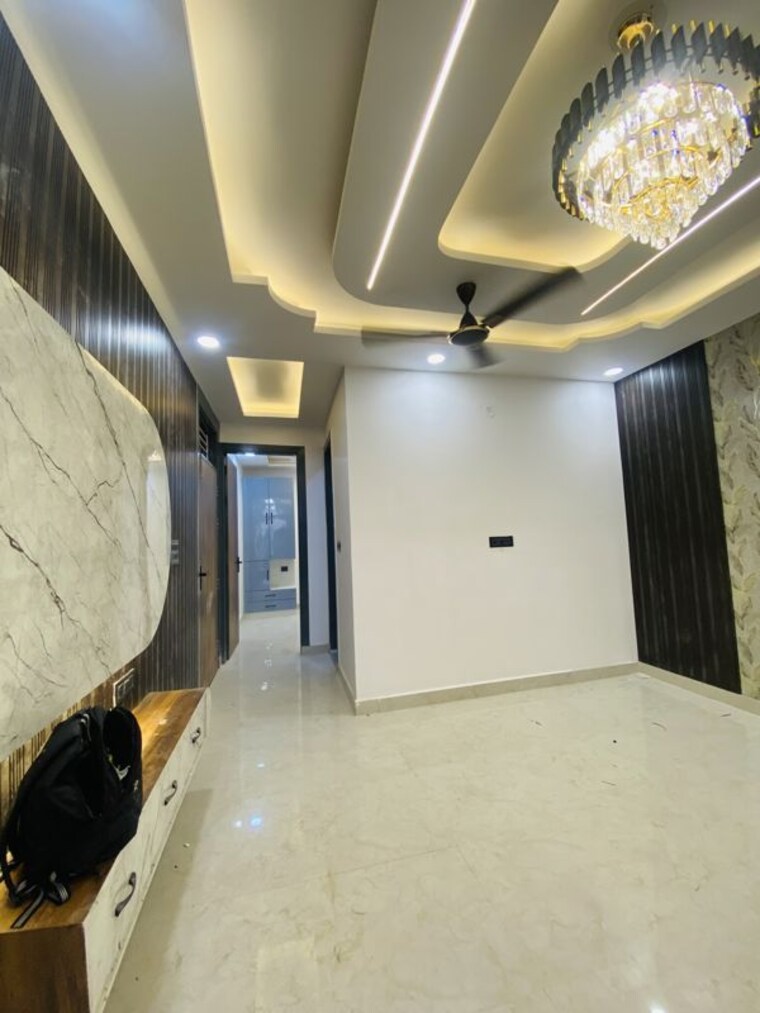 Team Area, uttam nagar 3 Bedroom 100 Sq.Yd. Builder Floor In Uttam Nagar Delhi 10700795