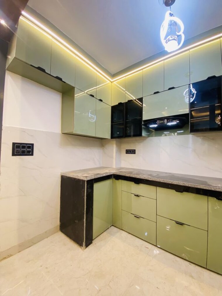 Kitchen, uttam nagar 3 Bedroom 100 Sq.Yd. Builder Floor In Uttam Nagar Delhi 10700795