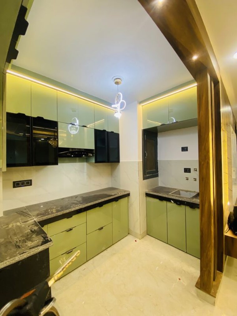 Kitchen, uttam nagar 3 Bedroom 100 Sq.Yd. Builder Floor In Uttam Nagar Delhi 10700795