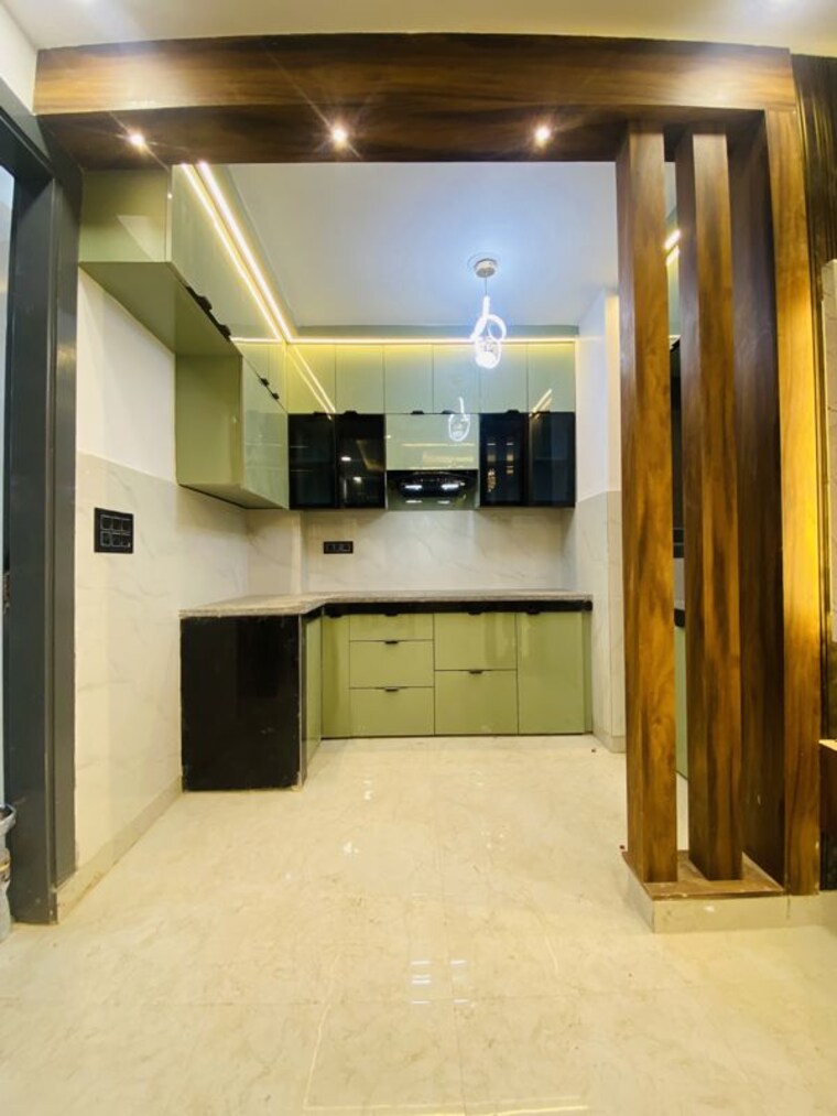 Kitchen, uttam nagar 3 Bedroom 100 Sq.Yd. Builder Floor In Uttam Nagar Delhi 10700795