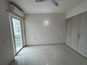 Room in 3.5 BHK Apartment at Sunworld Arista, Sector 168 – for Rent
