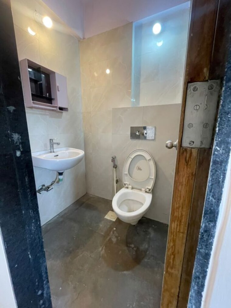 Bathroom, anu-smera-celeste 2.5 Bedroom 975 Sq.Ft. Apartment In Chembur Mumbai 10700797