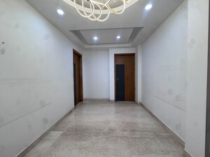 Room in 3 BHK Builder Floor at Skywhales Vienna Greens, Sector 99a – for Sale