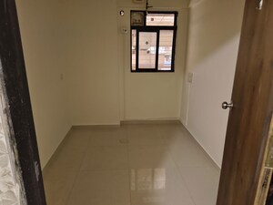 Room in 1.5 BHK Apartment at Thane West – for Rent
