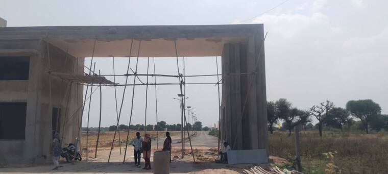 Room, ajeetgarh  101 Sq.Yd. Plot In Ajeetgarh Sikar 10700865