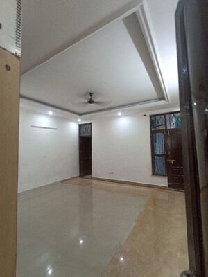 Room in 4 BHK Builder Floor at RWA Apartments Sector 50, Sector 50 – for Rent
